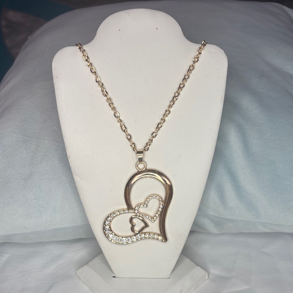 Elegant Gold Heart Pendant Necklace